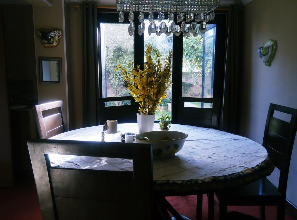 Jeelani Guest House Srīnagar Extérieur photo