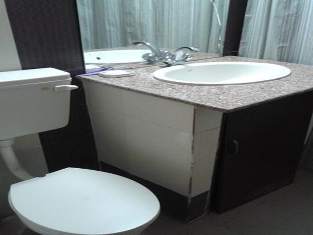 Jeelani Guest House Srīnagar Chambre photo